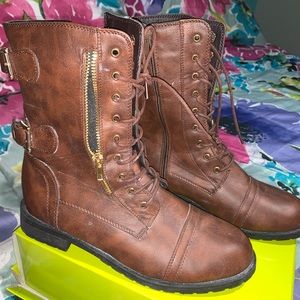 SOLD Combat boots with usable side storage